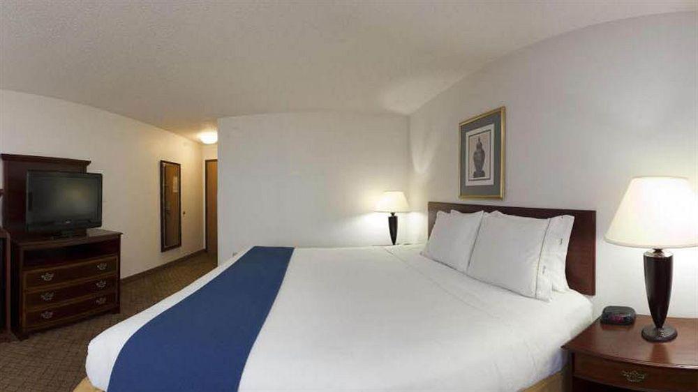 Holiday Inn Express & Suites Alliance By Ihg Esterno foto