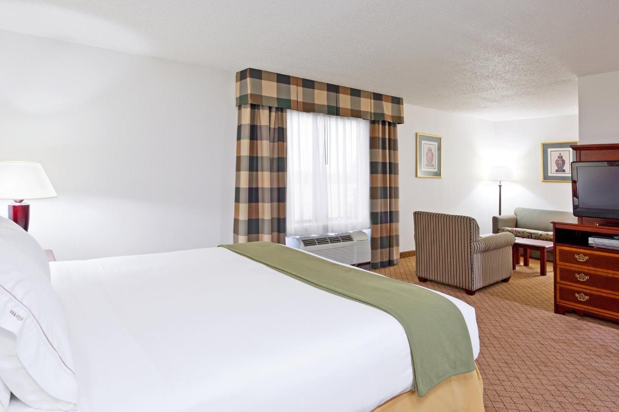 Holiday Inn Express & Suites Alliance By Ihg Esterno foto