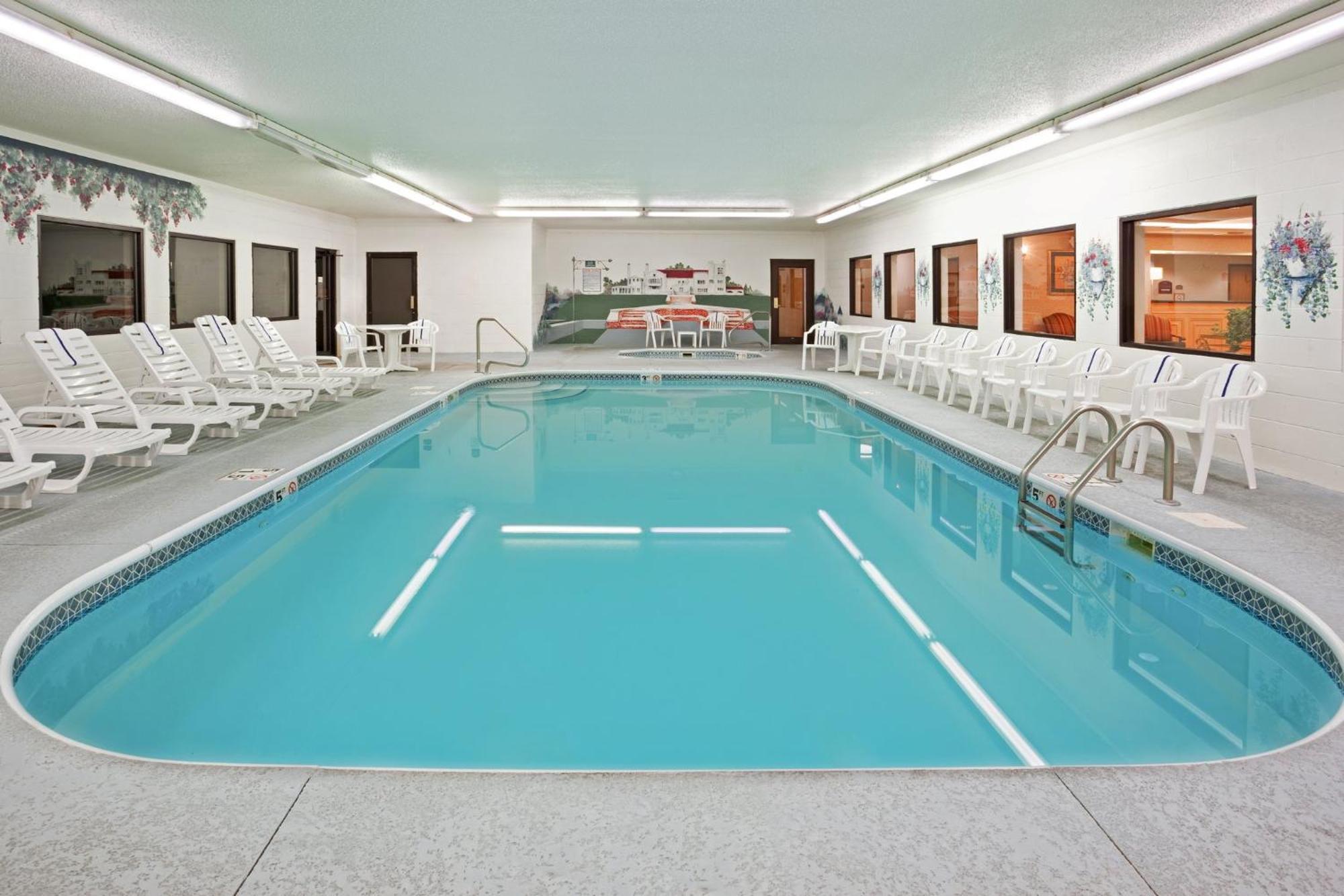 Holiday Inn Express & Suites Alliance By Ihg Esterno foto