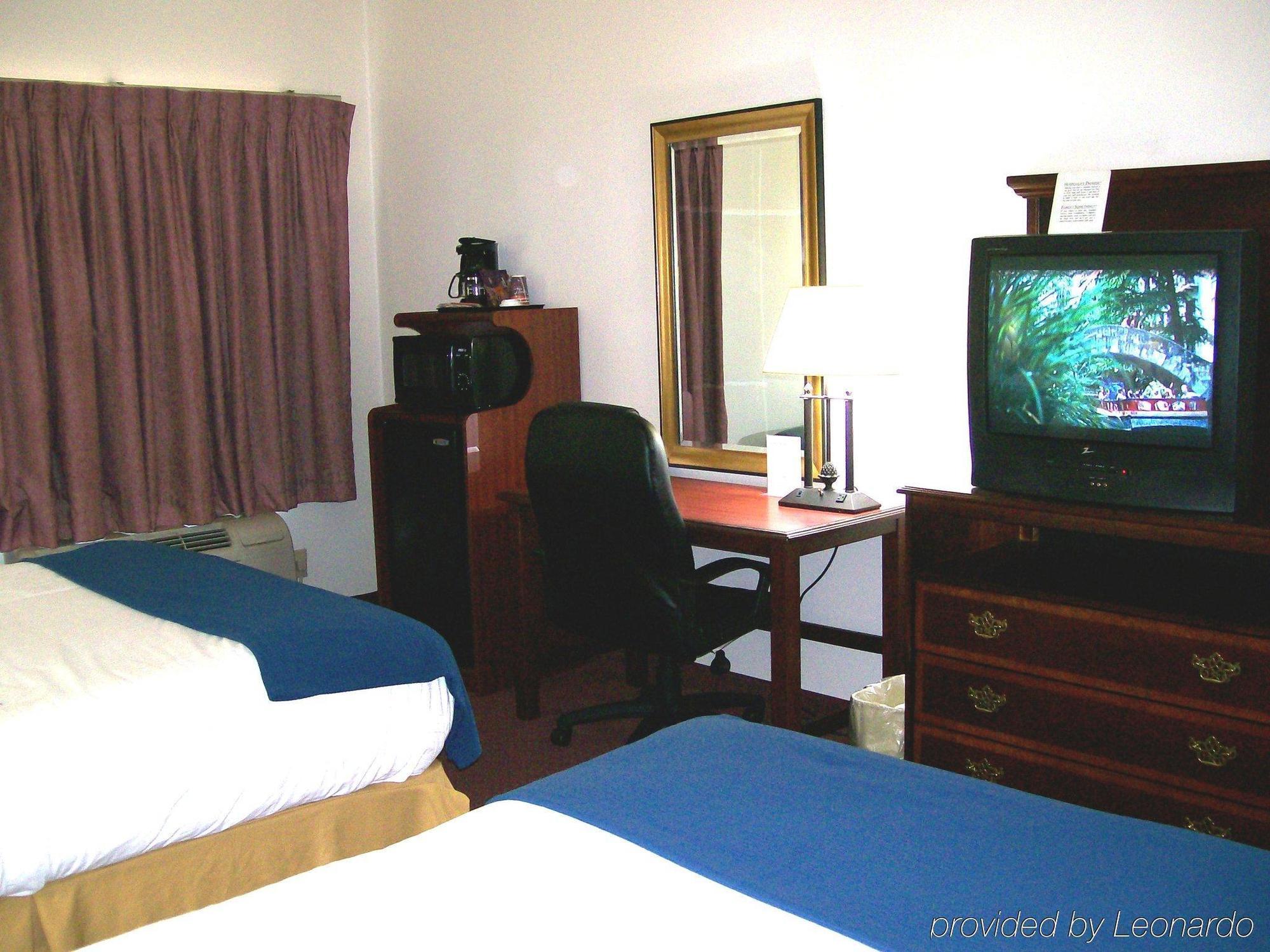 Holiday Inn Express & Suites Alliance By Ihg Esterno foto