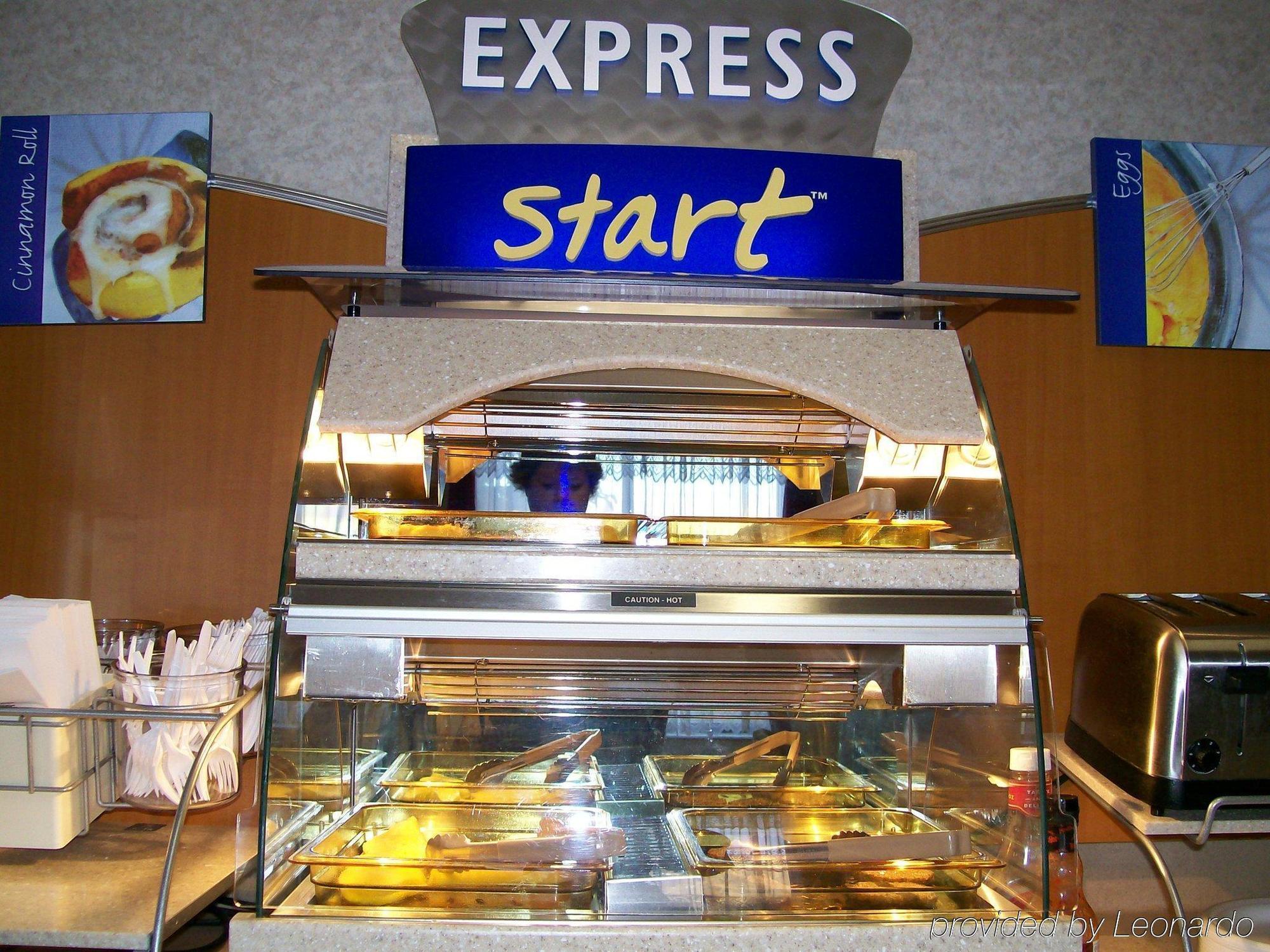 Holiday Inn Express & Suites Alliance By Ihg Esterno foto